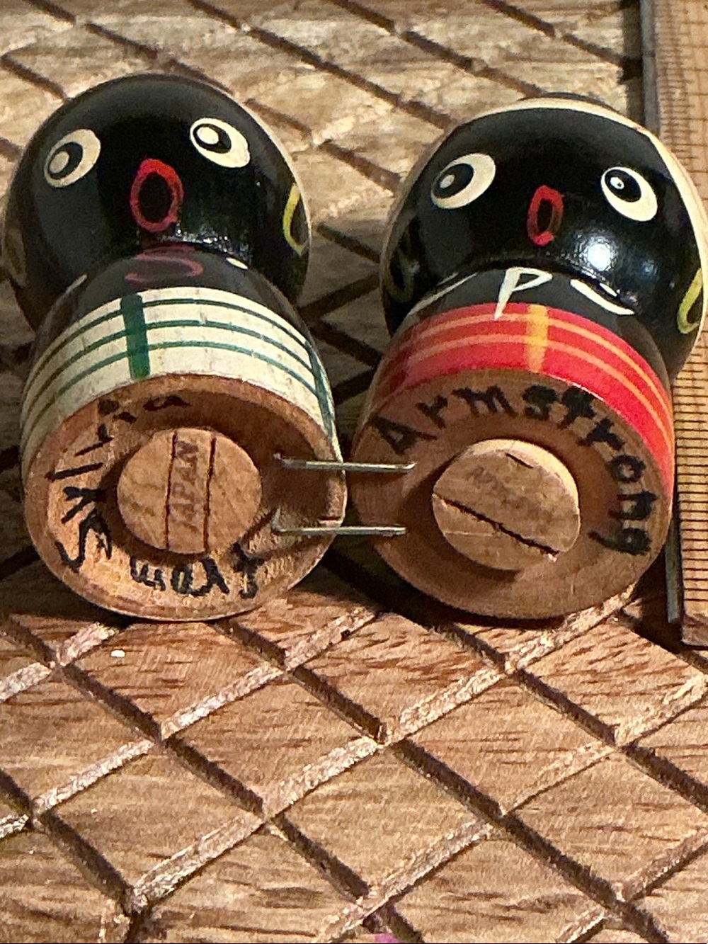 Vintage unique Wooden Black Doll Salt & Pepper Shakers - Hand Painted Rare - Picture 7 of 7